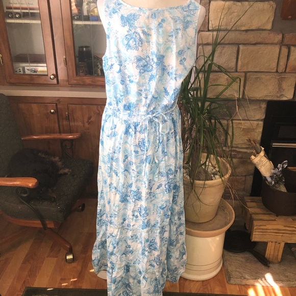 VICTORIA HILL SIZE 14 BLUE FLORAL SLEEVELESS DRESS WITH EMBROIDERED TRIM EUC - Picture 5 of 6